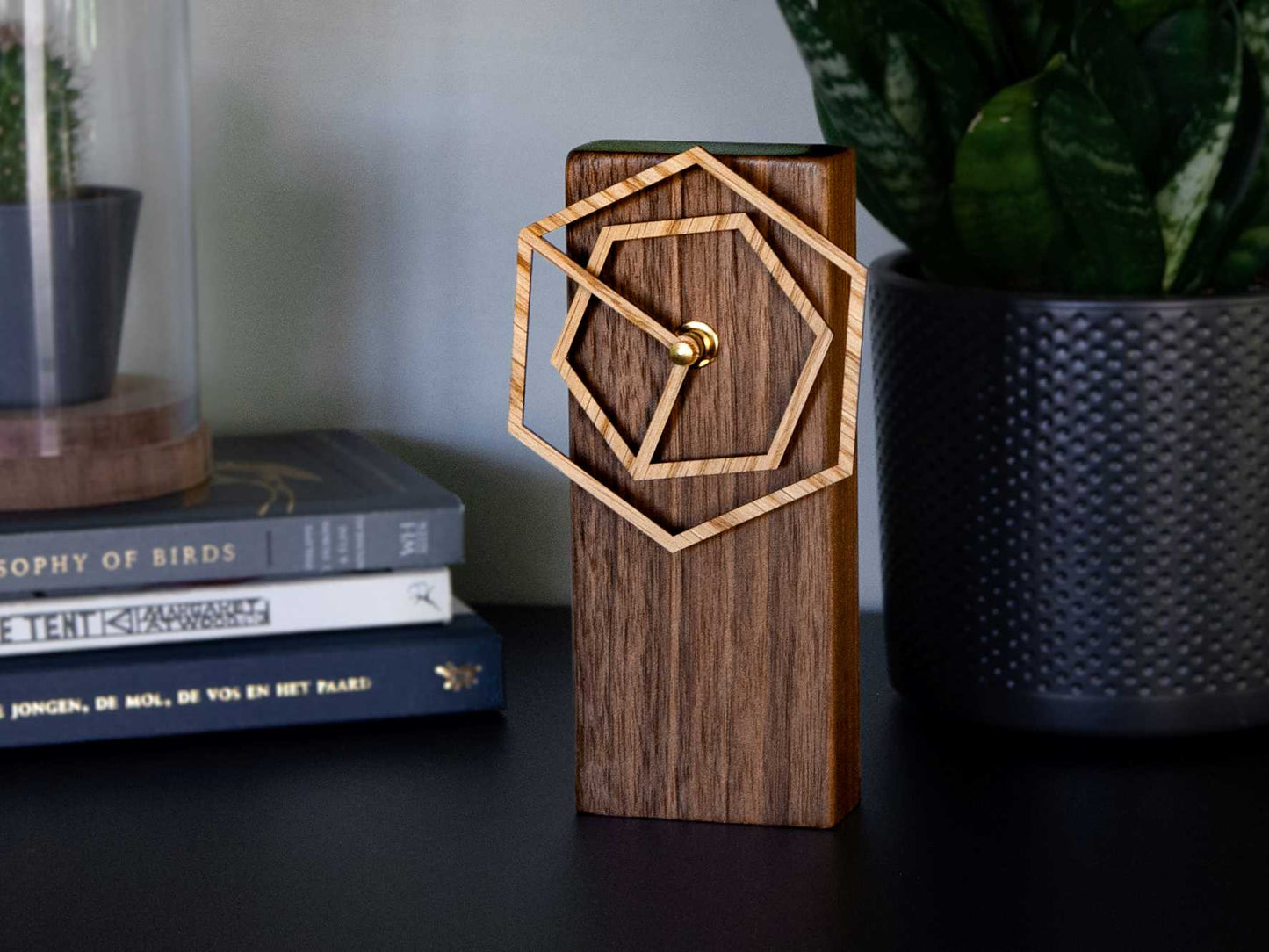 Houten Tafelklok 'Hexa' | Noten & Eik