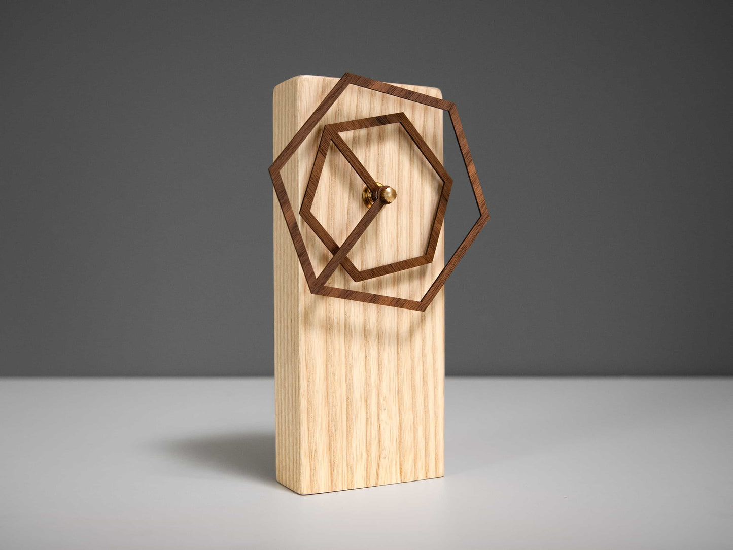 Houten Tafelklok 'Hexa' | Essen & Noten