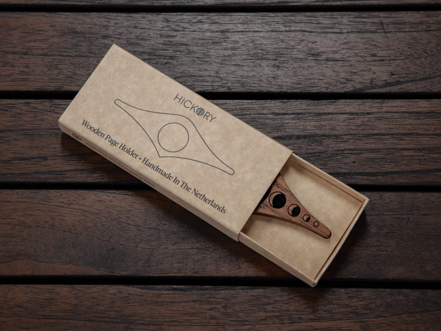 Houten Paginahouder | Maanfasen | Massief Notenhout