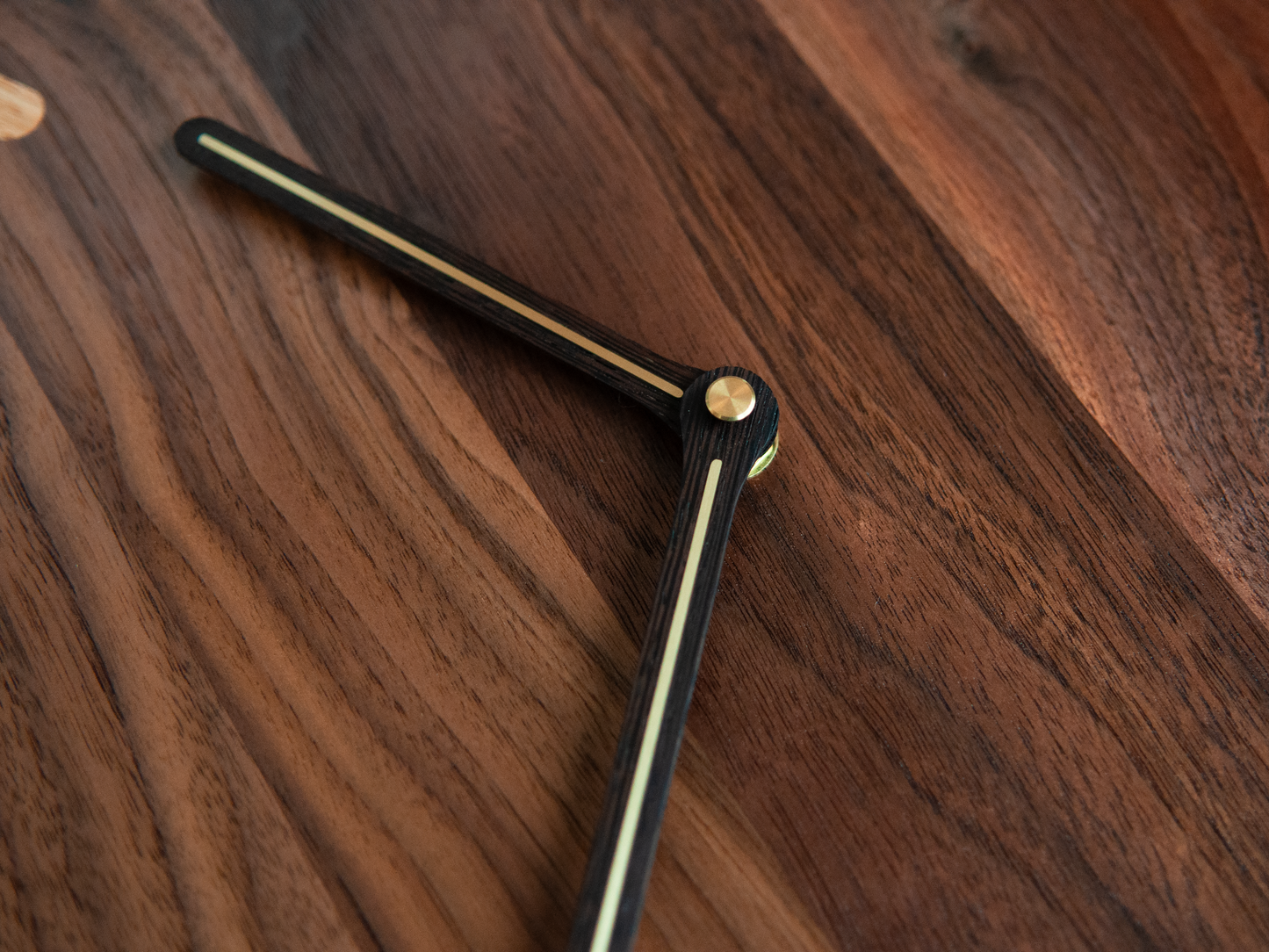 Walnoot & Eiken Klok | Wenge & Messing Wijzers | 40cm | Wandklok